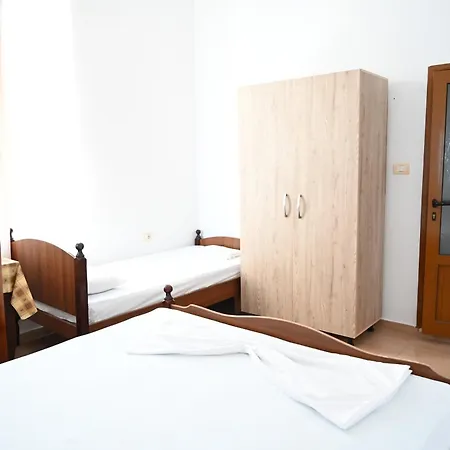 Guest House Justinian Отель 3*