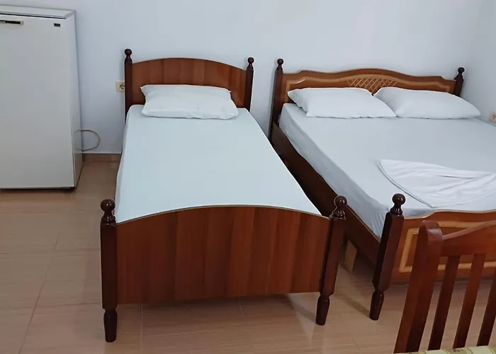 Justinian מלון פוגרדץ